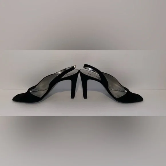 Vera Wang black suede heels - Picture 8 of 8